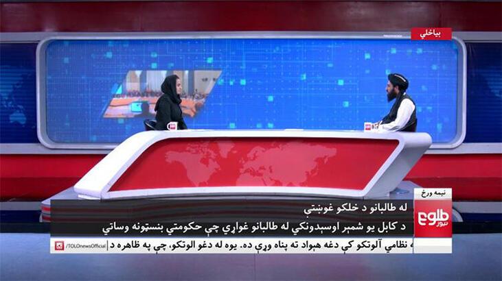 Afgan televizyonunda bir ilk! Taliban yöneticisi kadın sunucunun karşısında