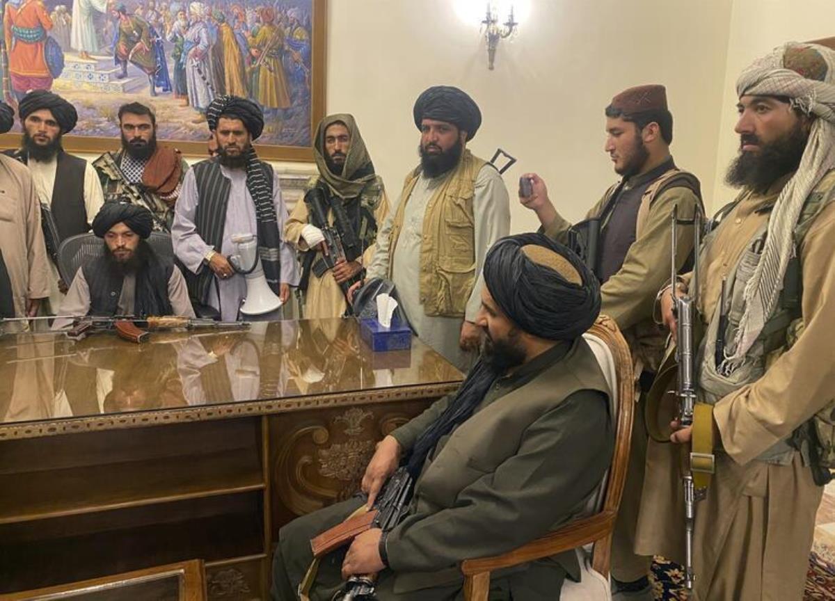 Afganistan'da kontrolü ele geçiren Taliban genel af ilan etti