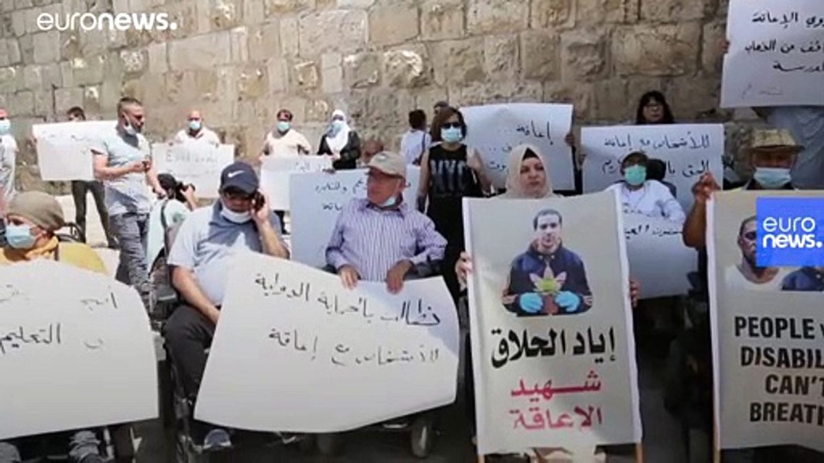 Filistin'de engelliler otizmli İyad Hallak'ın polis şiddetiyle öldürülmesini protesto etti