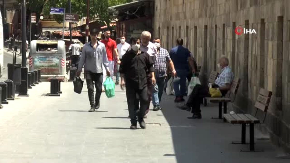 Gaziantep'in tarihi sokaklarında normalleşme hareketliliği