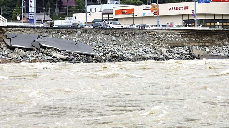 Japonya'da yağışlarda can kaybı artıyor