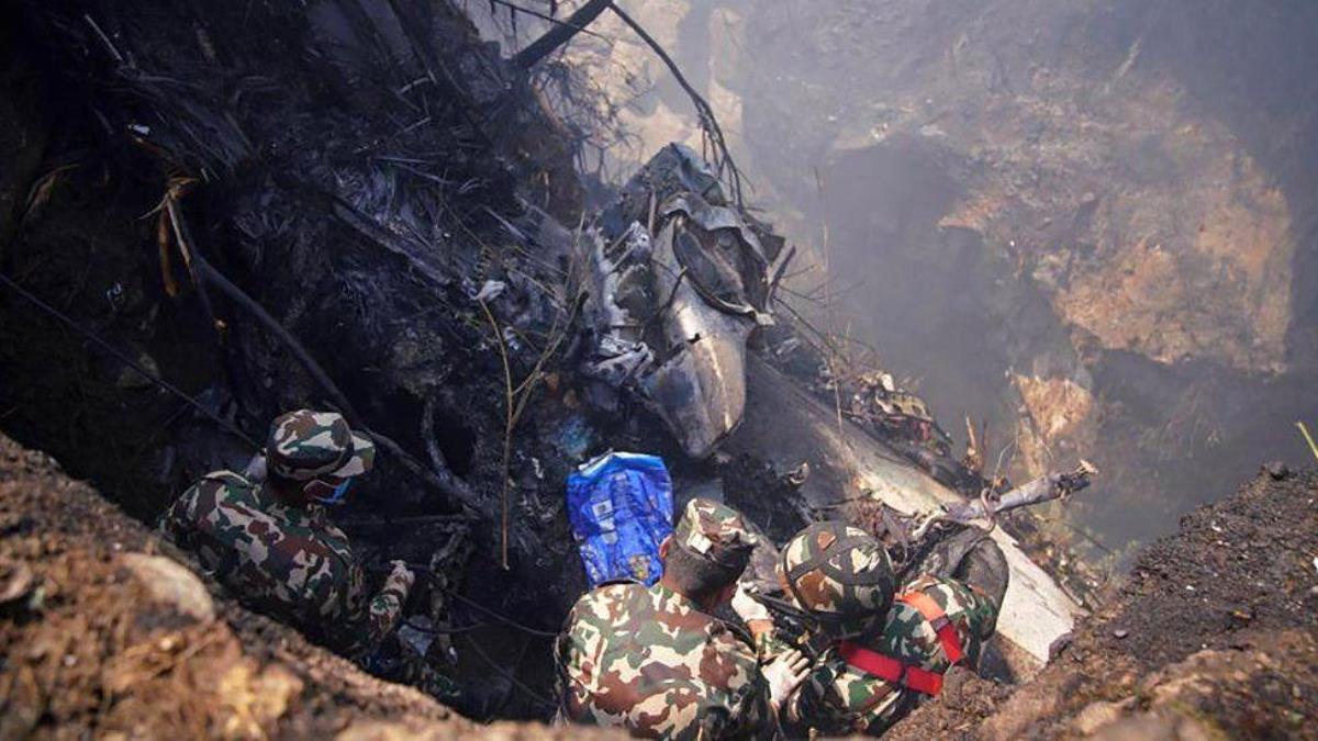 Nepal'de uçak düştü: En az 40 ölü
