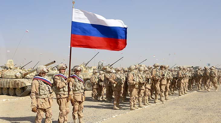 Tacikistan'daki Rus askeri üssünde tatbikat